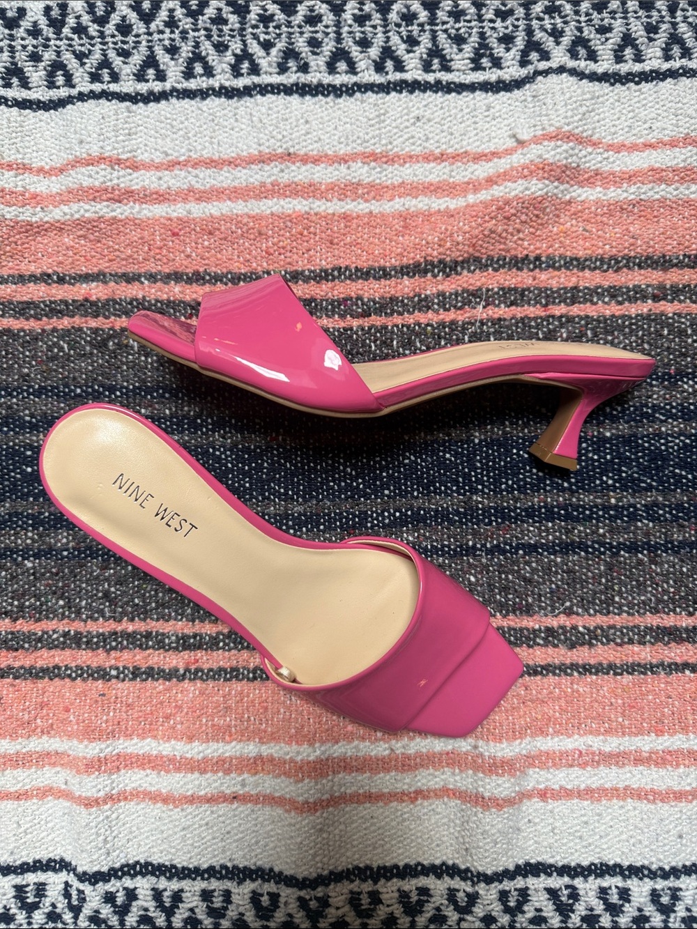 NWOT Nine West 8 1/2 8.5 Hot Pink Barbie Patent Kitten Heel Mules